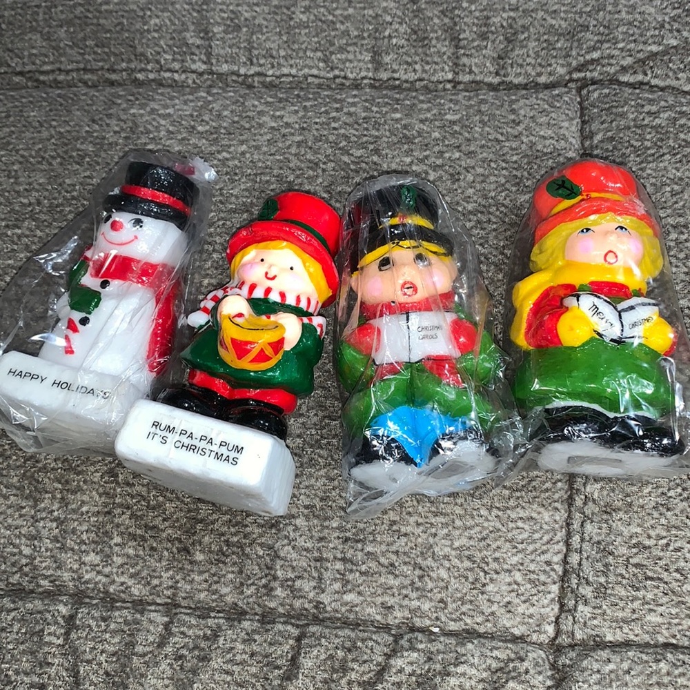 Set of 4 new vintage candles from 1980s.